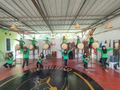 Kunjungi media sosial kami ????????